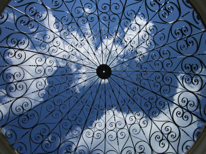 sky through grate